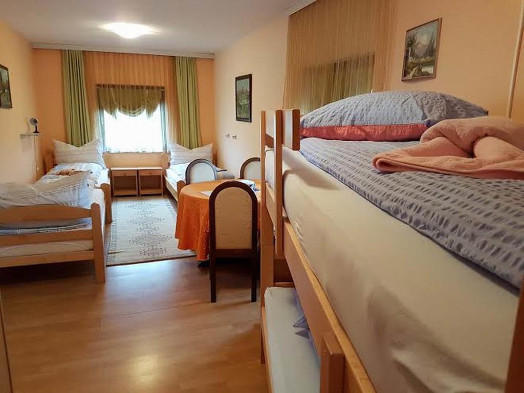 Guest House Rose Smederevska Palanka Exterior foto