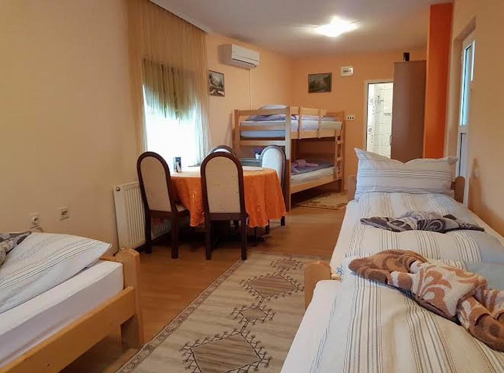 Guest House Rose Smederevska Palanka Exterior foto